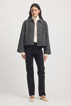 Laden Sie das Bild in den Galerie-Viewer, TOORALLIE Cropped Wool Jacket