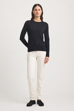 Laden Sie das Bild in den Galerie-Viewer, TOORALLIE Fine Merino Jumper