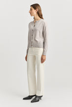 Laden Sie das Bild in den Galerie-Viewer, TOORALLIE Fine Merino Cardigan