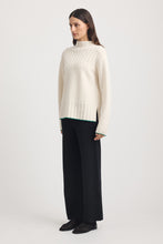 Laden Sie das Bild in den Galerie-Viewer, TOORALLIE Wide Rib Mock Neck