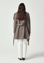 Laden Sie das Bild in den Galerie-Viewer, UNTOUCHED WORLD Emery Wrap Coat