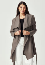 Laden Sie das Bild in den Galerie-Viewer, UNTOUCHED WORLD Emery Wrap Coat
