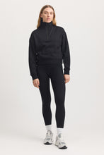 Laden Sie das Bild in den Galerie-Viewer, TOORALLIE Lounge Crop Half Zip