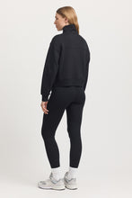 Laden Sie das Bild in den Galerie-Viewer, TOORALLIE Lounge Crop Half Zip