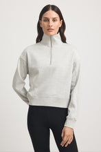Laden Sie das Bild in den Galerie-Viewer, TOORALLIE Lounge Crop Half Zip