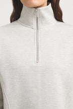 Laden Sie das Bild in den Galerie-Viewer, TOORALLIE Lounge Crop Half Zip