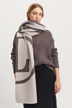Cargar imagen en el visor de la galería, TOORALLIE Logo Scarf