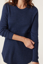將圖片載入圖庫檢視器 CABLE Highlands Merino Jumper