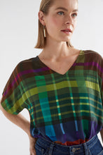 Cargar imagen en el visor de la galería, ELK Ideel V Neck Top