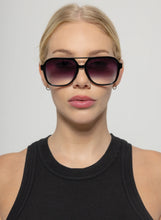 將圖片載入圖庫檢視器 OTRA Kori Sunglasses