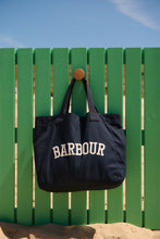 Laden Sie das Bild in den Galerie-Viewer, BARBOUR Logo Holiday Tote Bag