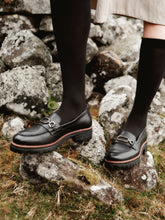 Cargar imagen en el visor de la galería, BARBOUR Maddie Loafer
