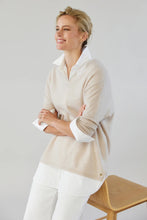Laden Sie das Bild in den Galerie-Viewer, MIA FRATINO Boyfriend V Sweater
