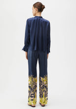 Indlæs billede til gallerivisning MORRISON Valencia Silk Shirt