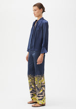 Indlæs billede til gallerivisning MORRISON Valencia Silk Shirt