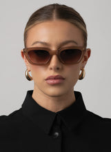 將圖片載入圖庫檢視器 OTRA Nove Sunglasses