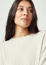 Laden Sie das Bild in den Galerie-Viewer, UNTOUCHED WORLD Dove Sweater