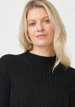 Laden Sie das Bild in den Galerie-Viewer, UNTOUCHED WORLD Lucia Funnel Neck