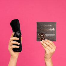Laden Sie das Bild in den Galerie-Viewer, THE CLEANSING CLOTH