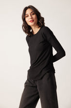 Laden Sie das Bild in den Galerie-Viewer, LEMON TREE Sammie LS Tee