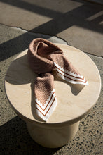 Laden Sie das Bild in den Galerie-Viewer, MARLOW Prism Scarf