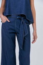 Laden Sie das Bild in den Galerie-Viewer, NATURALS 567 Cropped Tie Belt Pants