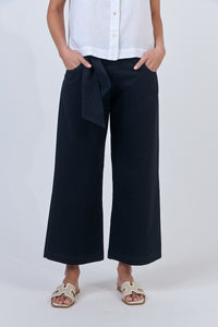 NATURALS 567 Cropped Tie Belt Pants