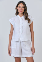 Laden Sie das Bild in den Galerie-Viewer, NATURALS 592 Frill Front Shirt