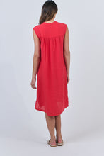 Laden Sie das Bild in den Galerie-Viewer, NATURALS 601 V Neck Sless Shift Dress