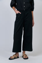 Laden Sie das Bild in den Galerie-Viewer, NATURALS 637 Poplin Pull On Pant