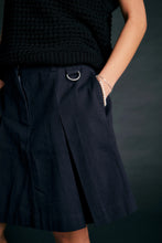 Cargar imagen en el visor de la galería, BARBOUR Aylesby Short Skirt