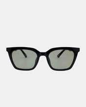Cargar imagen en el visor de la galería, OTRA Bree Sunglasses