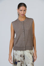 Laden Sie das Bild in den Galerie-Viewer, OJ Button Vest