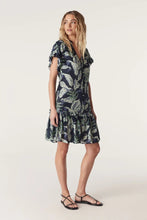 Laden Sie das Bild in den Galerie-Viewer, CABLE Havana Frill Dress