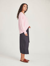 Charger l&#39;image dans la galerie, SILLS Carnival V Neck Sweater