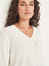Charger l&#39;image dans la galerie, SILLS Carnival V Neck Sweater
