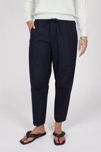 Indlæs billede til gallerivisning MARLOW Cora Barrel Pant