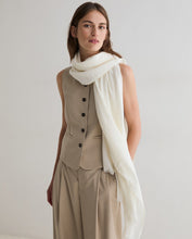 Indlæs billede til gallerivisning YERSE Dalia Linen Scarf