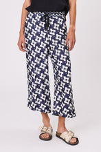 Load image into Gallery viewer, DESIGN NATION Cortez Capris