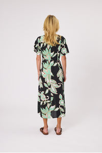 DESIGN NATION Serene Dress