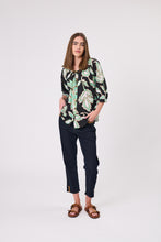 Laden Sie das Bild in den Galerie-Viewer, DESIGN NATION Serene Top