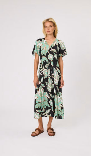 DESIGN NATION Serene Dress
