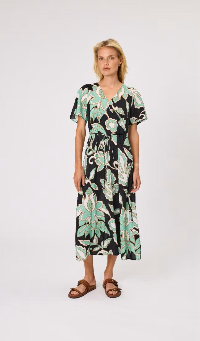 DESIGN NATION Serene Dress