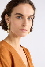將圖片載入圖庫檢視器 ELK Delaa Drop Earrings
