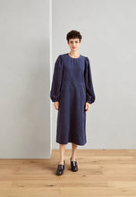 Laden Sie das Bild in den Galerie-Viewer, LOLLYS LAUNDRY Lucas Dress