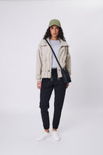 Laden Sie das Bild in den Galerie-Viewer, MARLOW Fairway Spray Jacket