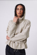 Laden Sie das Bild in den Galerie-Viewer, MARLOW Fairway Spray Jacket