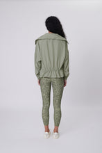 Laden Sie das Bild in den Galerie-Viewer, MARLOW Fairway Spray Jacket