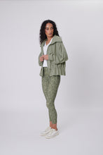 Laden Sie das Bild in den Galerie-Viewer, MARLOW Fairway Spray Jacket