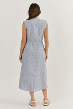 Laden Sie das Bild in den Galerie-Viewer, NATURALS GA516 Sleeveless Dress